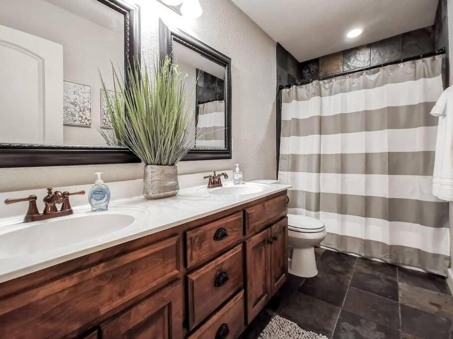 Вилла Amazing Locale 2Kingbr 1Bth Канзас-Сити Экстерьер фото